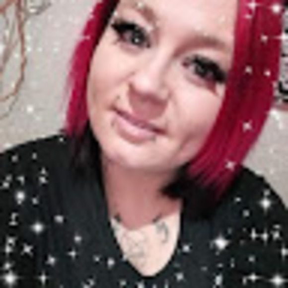 Meet your Posher, Cynthia - Picture 1 of 1